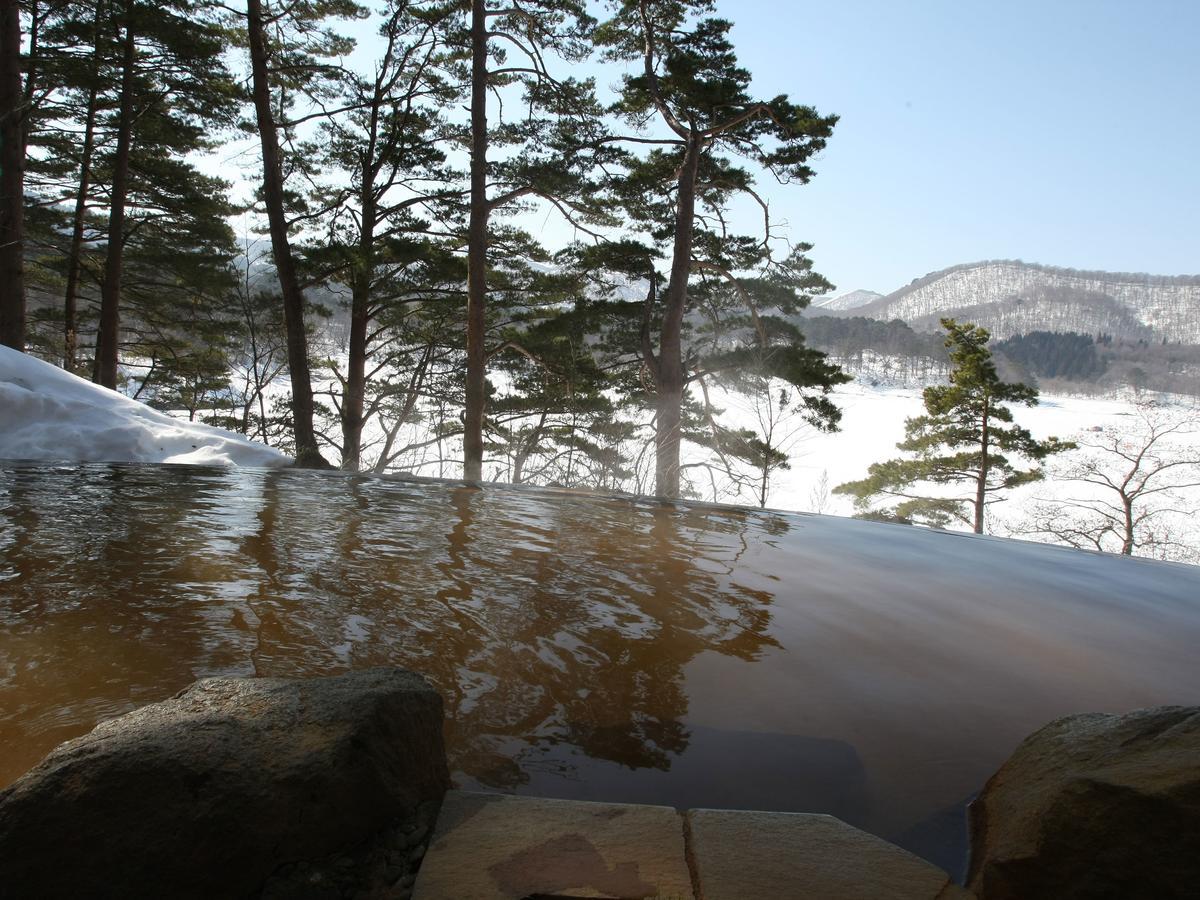 Urabandai Lake Resort Goshiki No Mori Kitashiobara Екстериор снимка