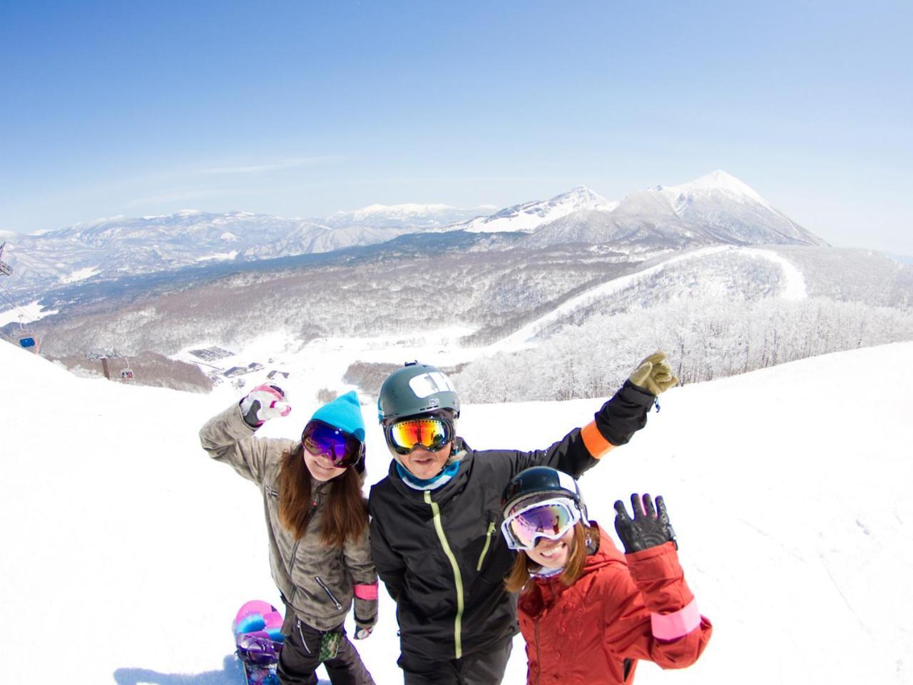 Urabandai Lake Resort Goshiki No Mori Kitashiobara Екстериор снимка